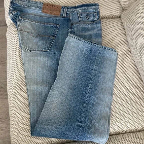 Guess Light Blue Straight Jeans - Picture 4 of 11